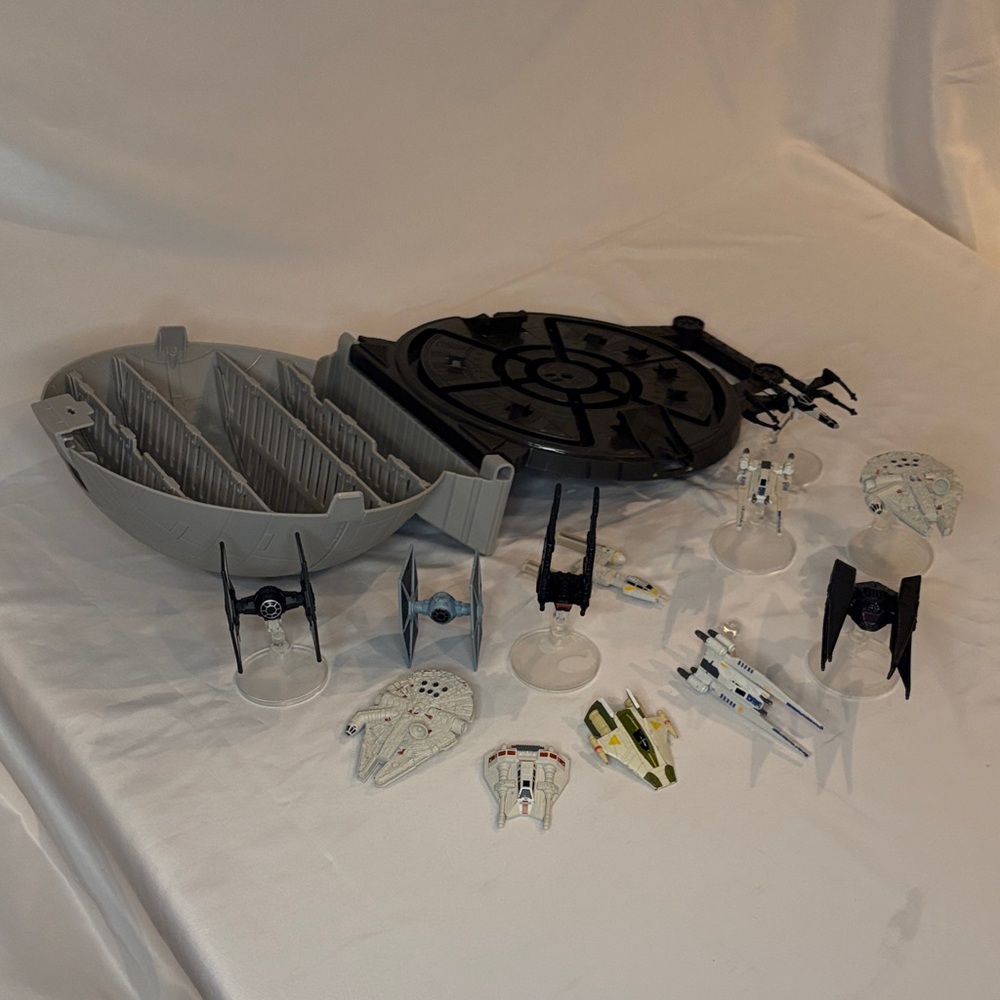 Star Wars Galactic Battle Playset - Gray and Black